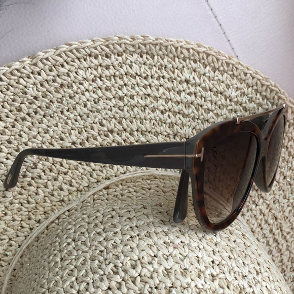 😎Tom Ford sunnies☀️ Genuine TF sunglasses 😎 - Picture 5 of 8